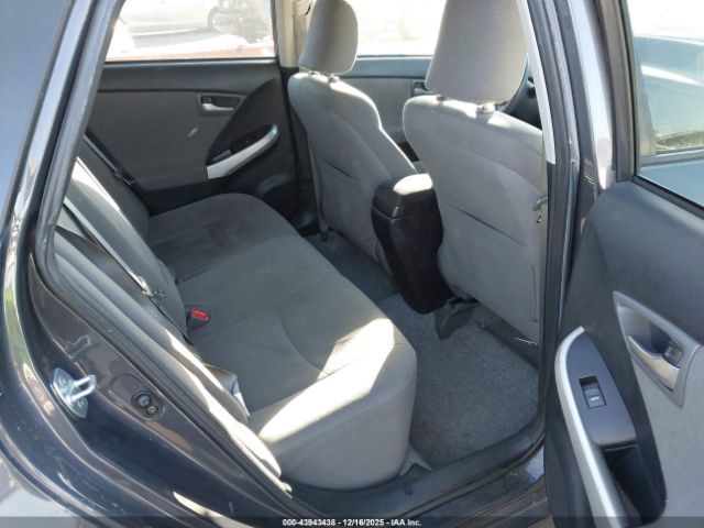 Toyota Prius Two Image 9