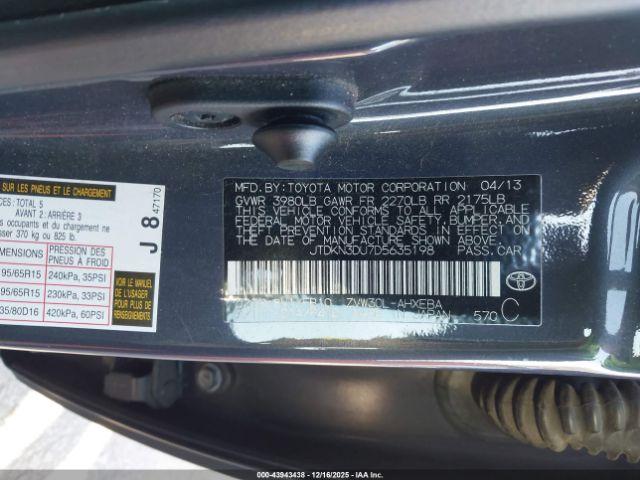 Toyota Prius Two Image 2