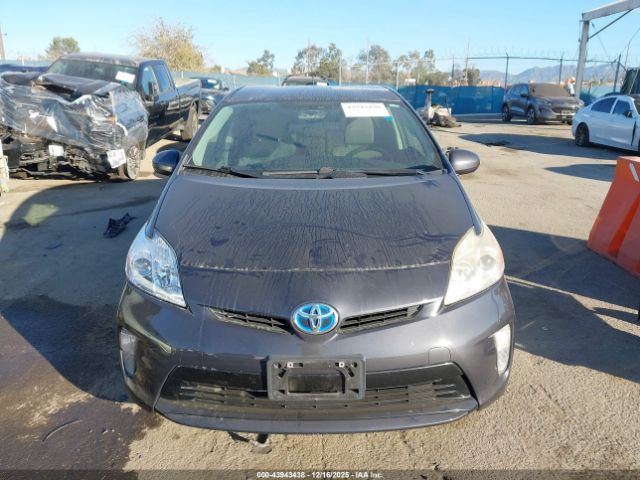 Toyota Prius Two Image 12