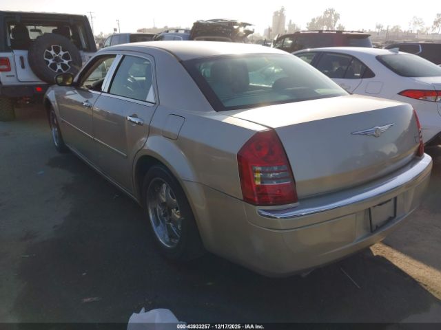 Chrysler 300c Image 13
