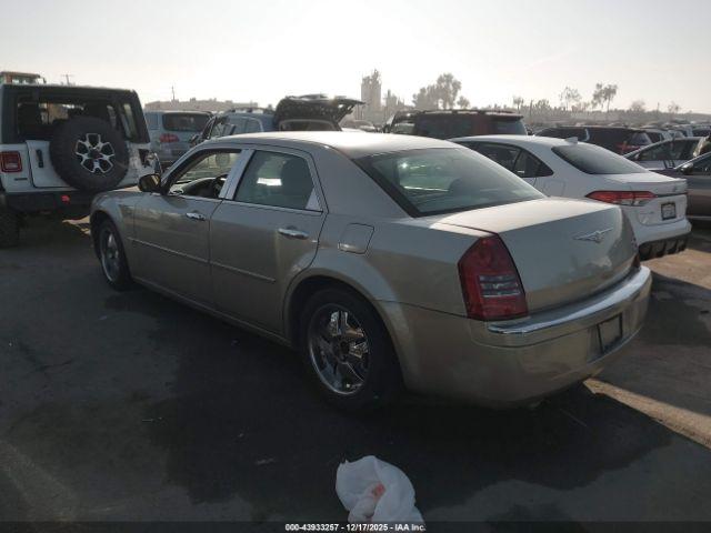 Chrysler 300c Image 8