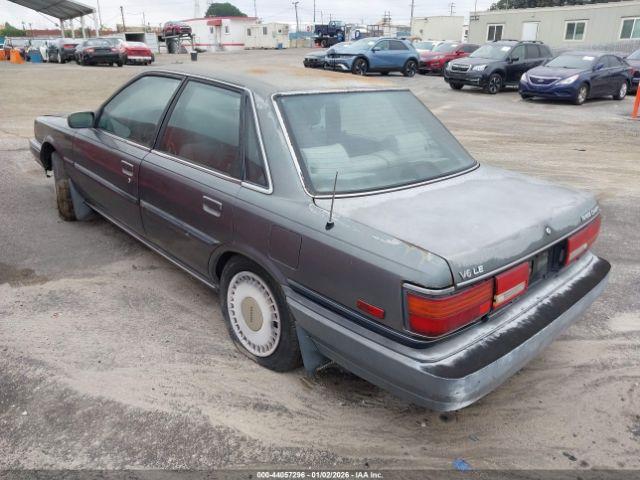 Toyota Camry Le Image 7