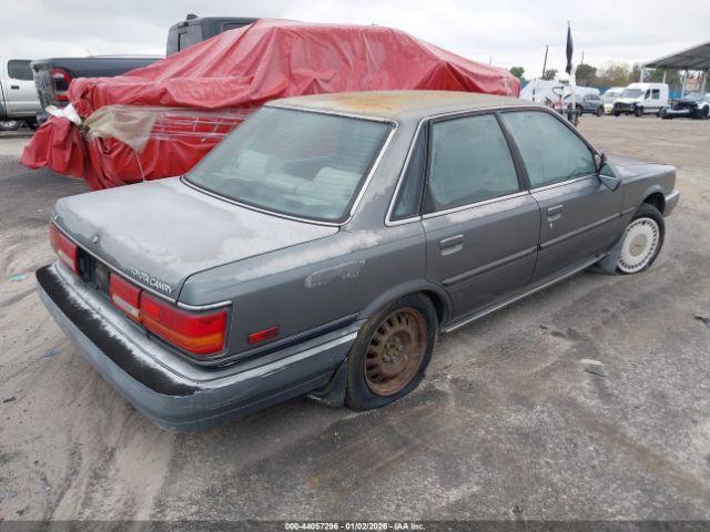 Toyota Camry Le Image 5