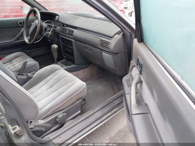 Toyota Camry Le Image 8