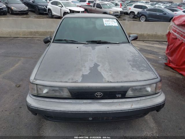 Toyota Camry Le Image 9