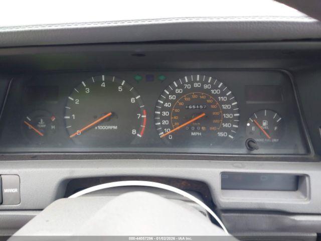 Toyota Camry Le Image 11