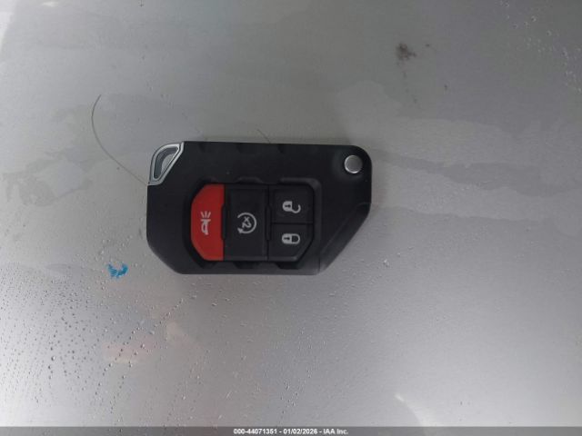 Jeep Wrangler 4-door Sahara 4x4 Image 12