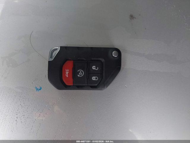 Jeep Wrangler 4-door Sahara 4x4 Image 12