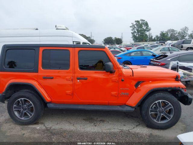 Jeep Wrangler 4-door Sahara 4x4 Image 14