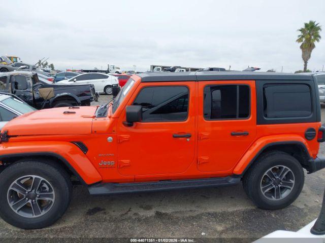 Jeep Wrangler 4-door Sahara 4x4 Image 4