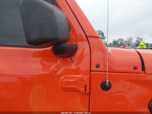 Jeep Wrangler 4-door Sahara 4x4 Image 18