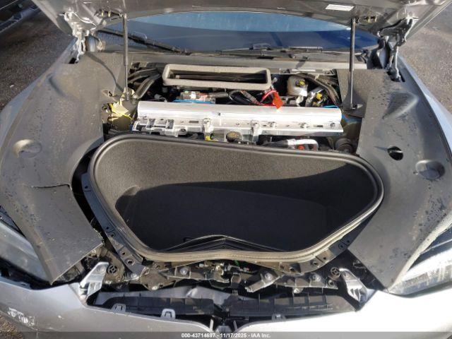Tesla Model S Rear-wheel Drive Image 20