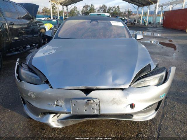 Tesla Model S Rear-wheel Drive Image 3