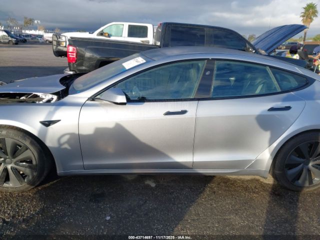 Tesla Model S Rear-wheel Drive Image 4