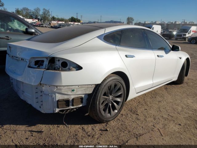 Tesla Model S Image 11