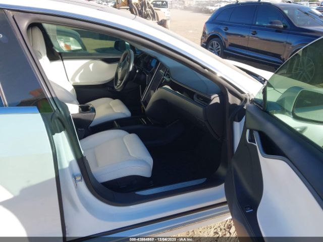 Tesla Model S Image 3