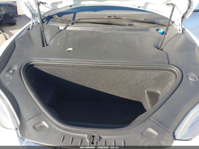 Tesla Model S Image 4