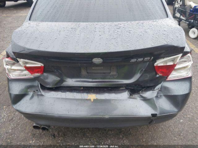 BMW 3 Series Image 6