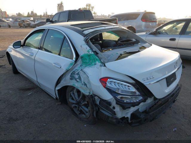 Mercedes-Benz C-Class Image 6