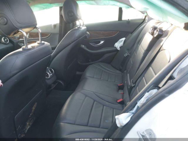 Mercedes-Benz C-Class Image 16