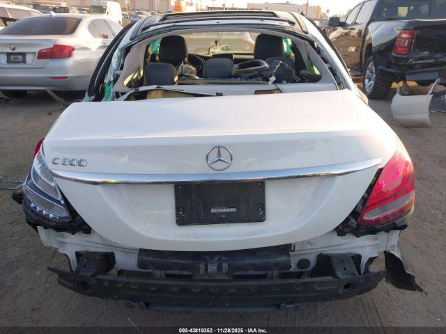 Mercedes-Benz C-Class Image 17