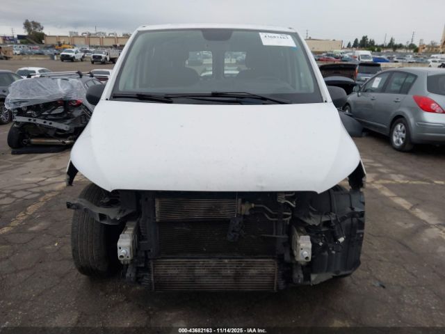 Mercedes-Benz Metris Image 3