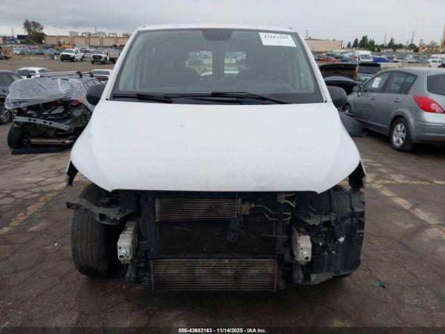 Mercedes-Benz Metris Image 3