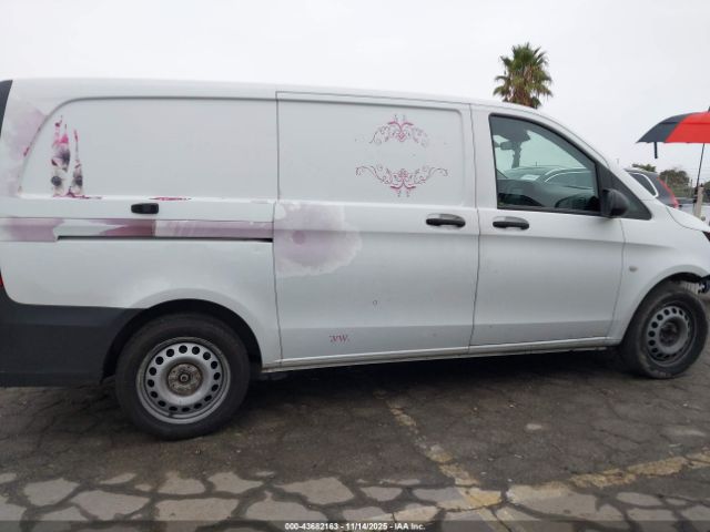 Mercedes-Benz Metris Image 15