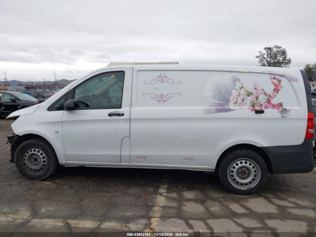 Mercedes-Benz Metris Image 17