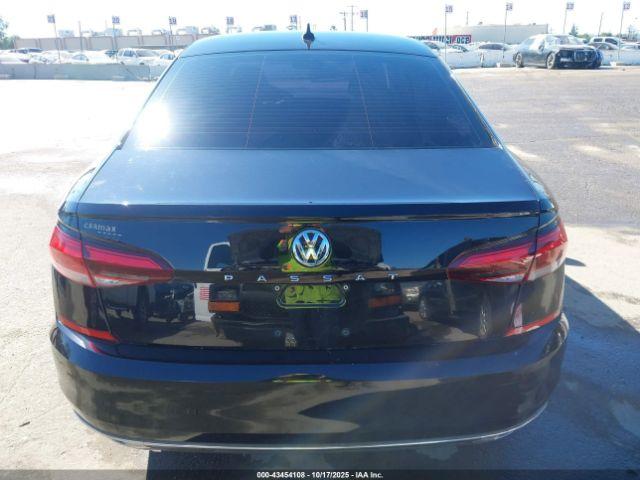 Volkswagen Passat 2.0t S Image 2