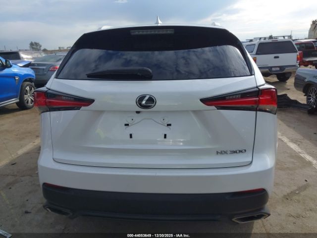 Lexus NX Image 16