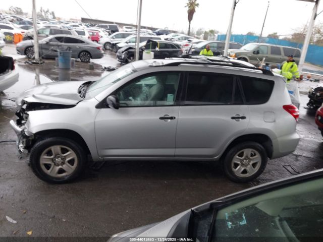 Toyota RAV4 Image 17