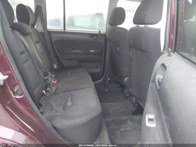 Scion xB Image 8