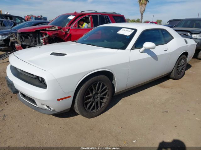 Dodge Challenger Sxt Image 2