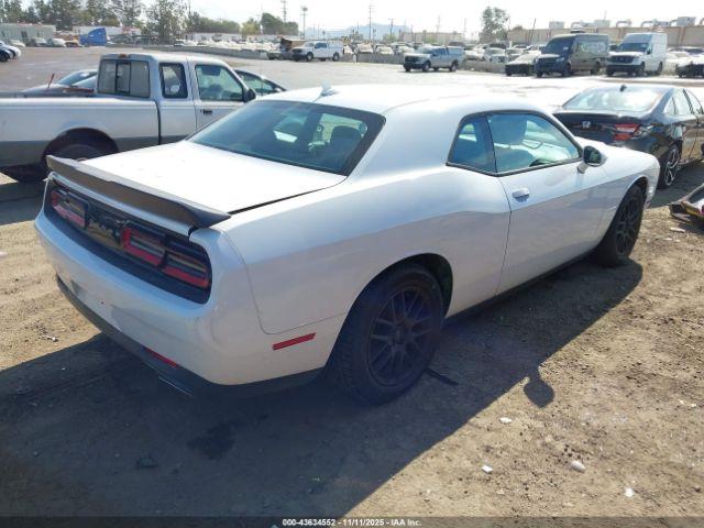 Dodge Challenger Sxt Image 4
