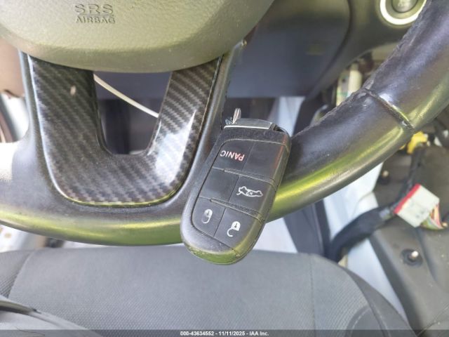 Dodge Challenger Sxt Image 9