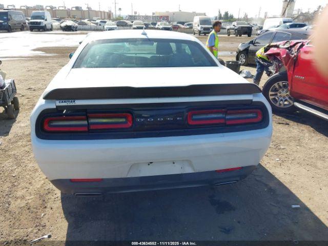 Dodge Challenger Sxt Image 13