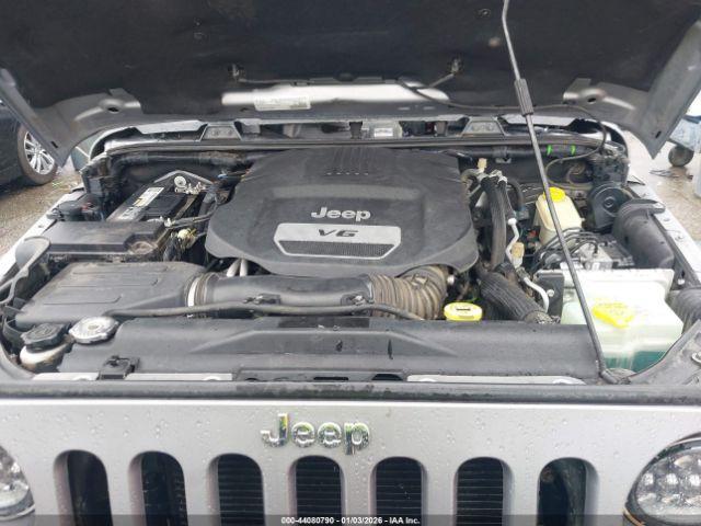 Jeep Wrangler Rubicon Image 13