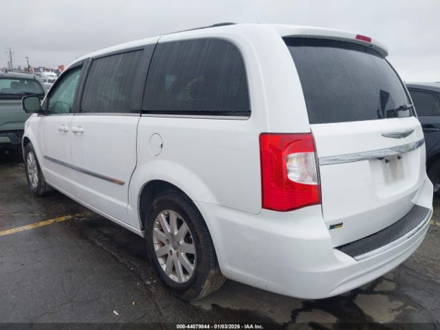 Chrysler Town & Country Touring Image 9