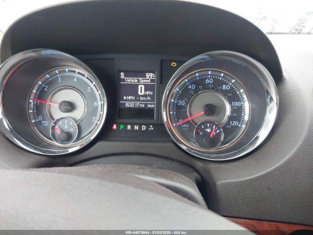 Chrysler Town & Country Touring Image 10