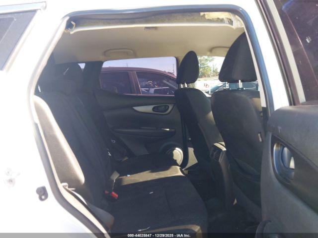 Nissan Rogue S Image 16