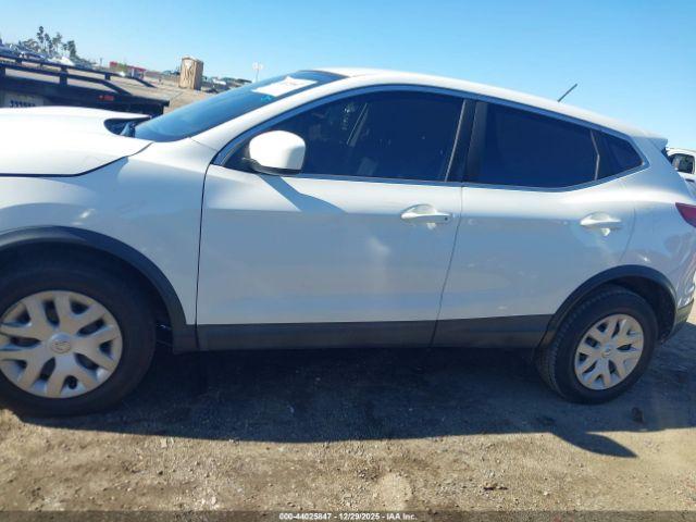 Nissan Rogue S Image 8