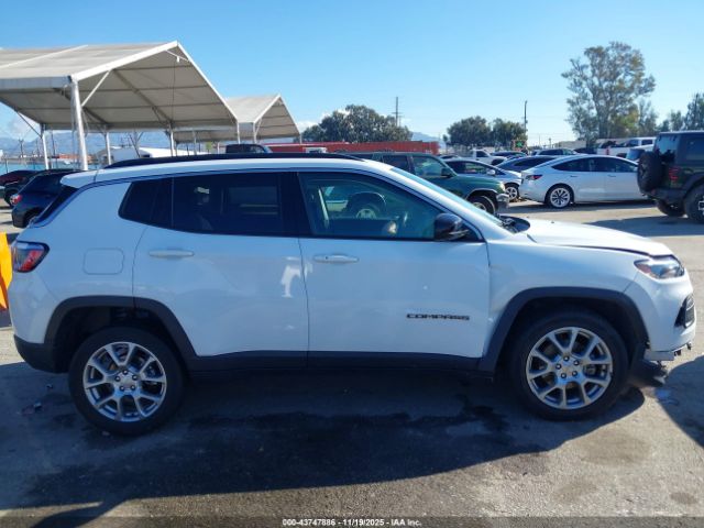Jeep Compass Latitude Lux 4x4 Image 14