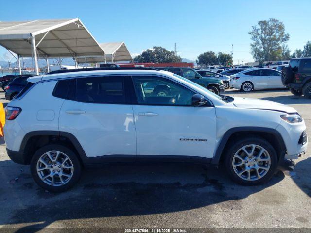 Jeep Compass Latitude Lux 4x4 Image 14