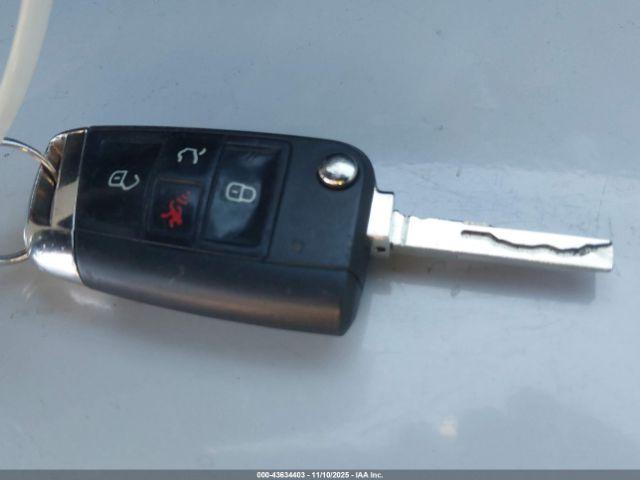 Volkswagen Golf Image 2