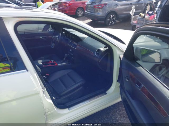 Mercedes-Benz C-Class Image 7