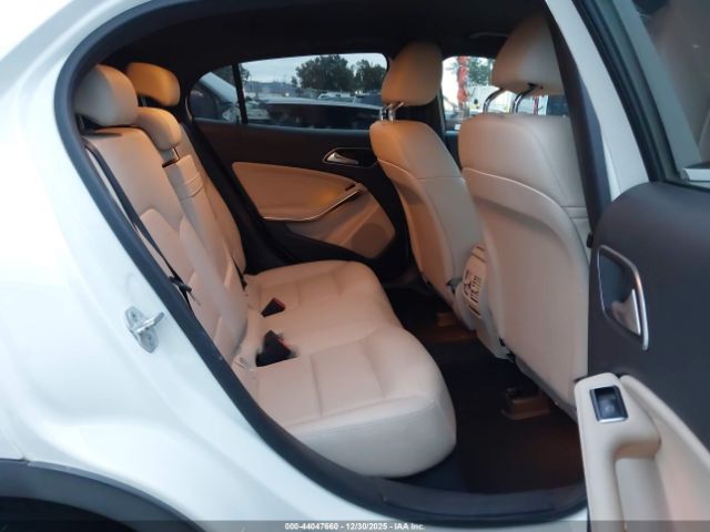 Mercedes-Benz GLA Image 3