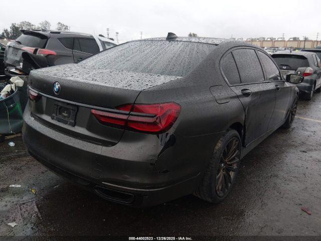 BMW 7 Series Image 4