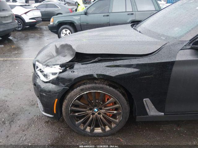 BMW 7 Series Image 10