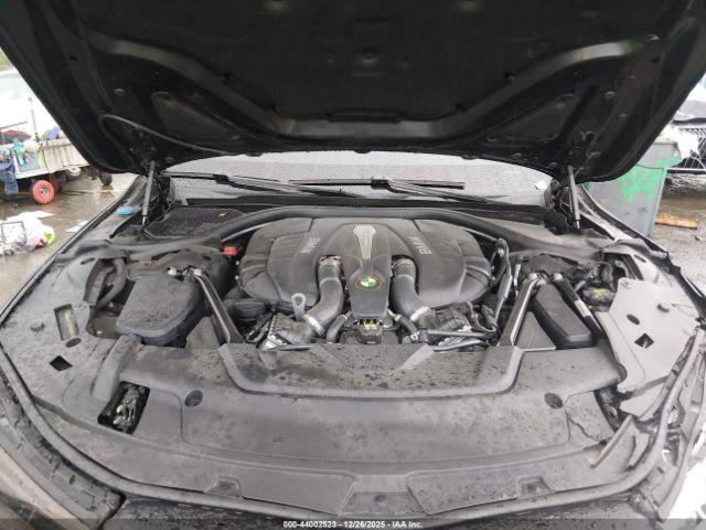 BMW 7 Series Image 8